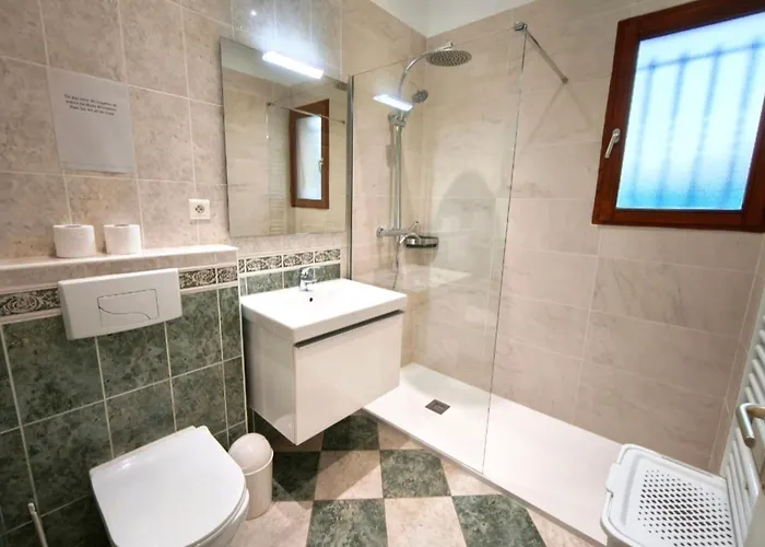 Сasa de vacaciones Charming House With Terrace And View In